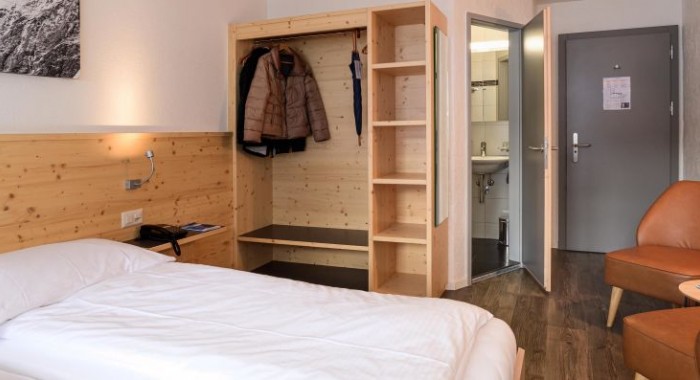 Hotel Jungfrau Lodge, Grindelwald ski chalet, image 4